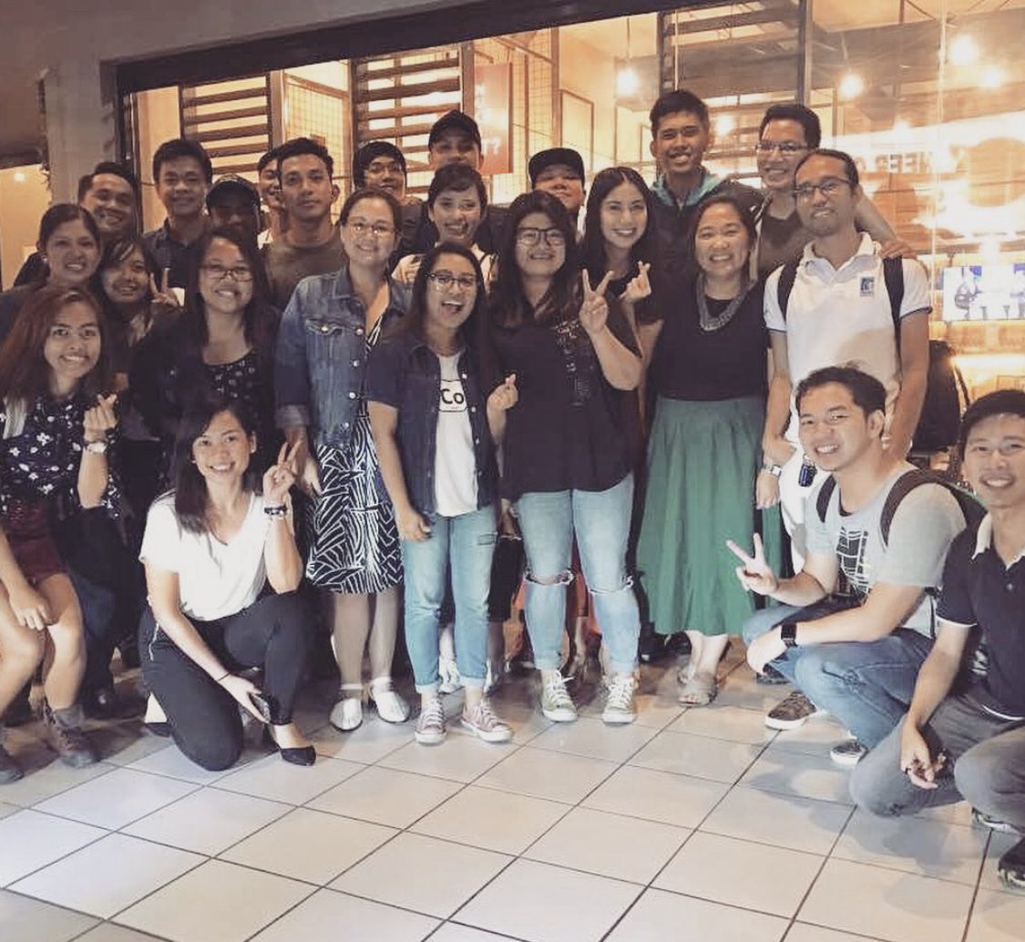 The freenet team smiling together at a restaurant